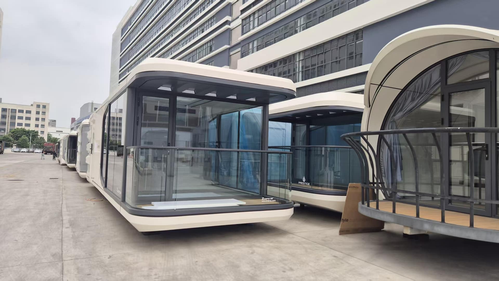 8IHouse Living Pod - Interior View